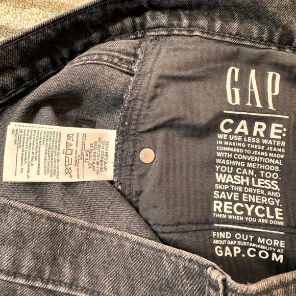 GAP Womens High Rise Stride Denim Shorts Washed Black Distressed Size 32 14R - Picture 7 of 7